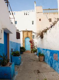 De smalle steegjes in de Kasbah van Oudaia in Rabat.