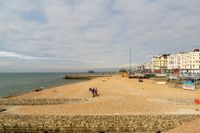 Het strand van Brighton.